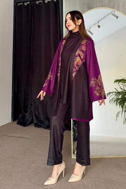 Three-piece two-tone set: tunic with purple patterned sleeves and dark leggings