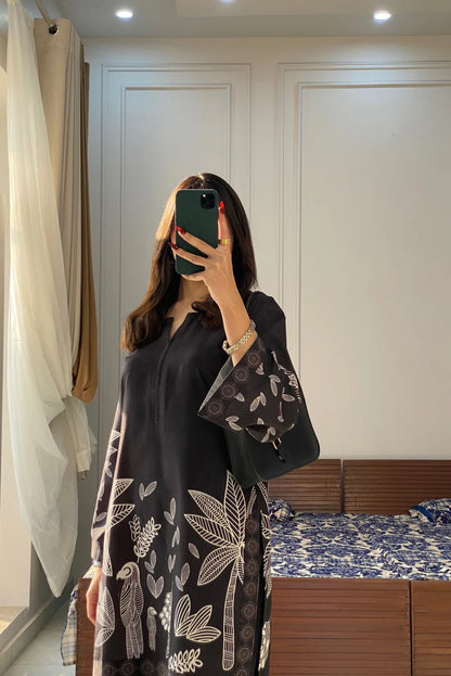 Black floral co-ord set with V-neck long kurta and matching wide-leg pants