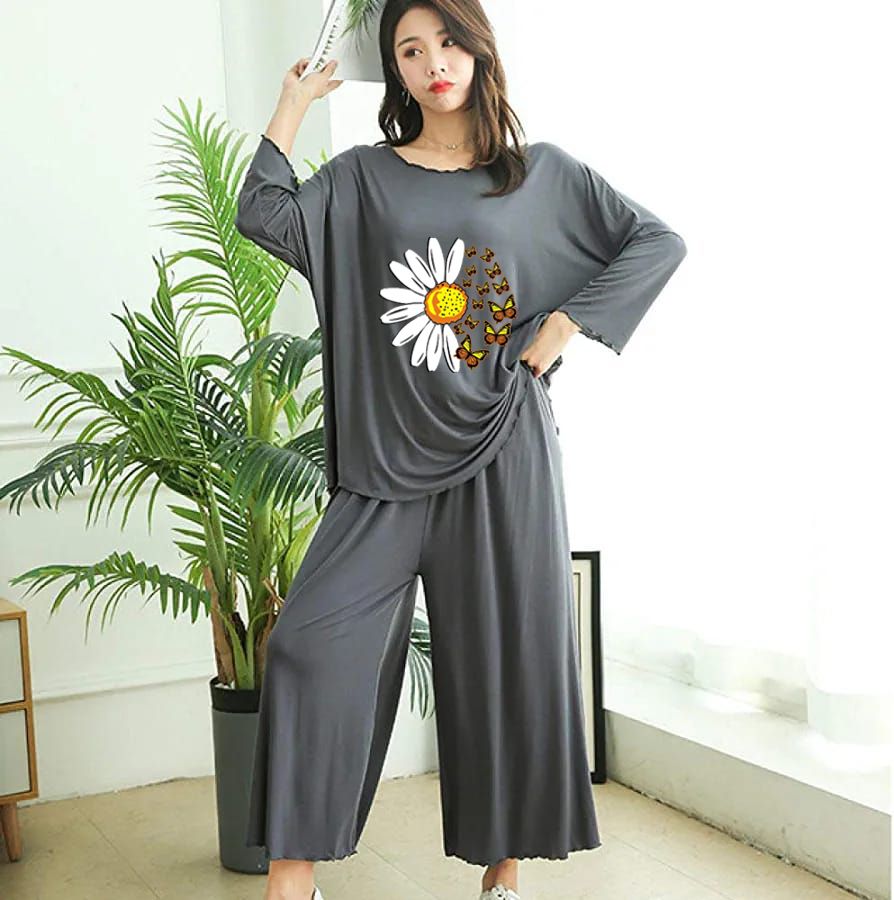 Grey daisy printed lounge set: long-sleeve top with daisy graphic, wide-leg pants