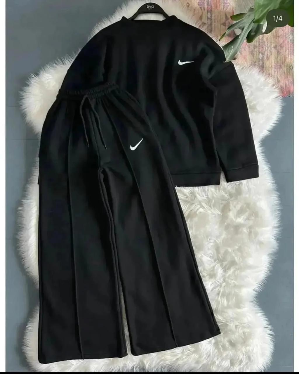 Black 2-piece outfit set: crewneck sweatshirt and drawstring jogger pants