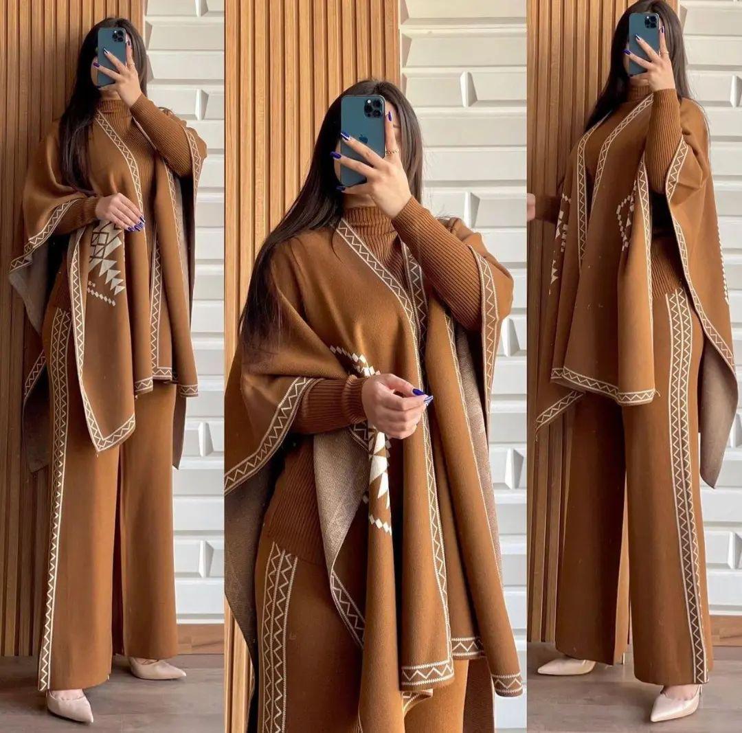 Brown fleece 3-piece set with cape shawl, high-neck top and wide-leg trousers