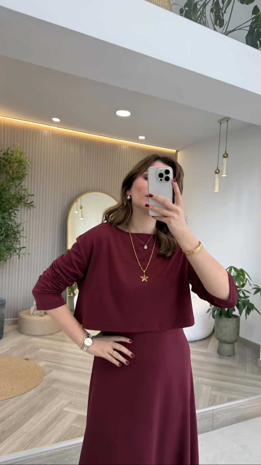 Layered maxi dress set in maroon, short sleeves and fitted bodice with skirt