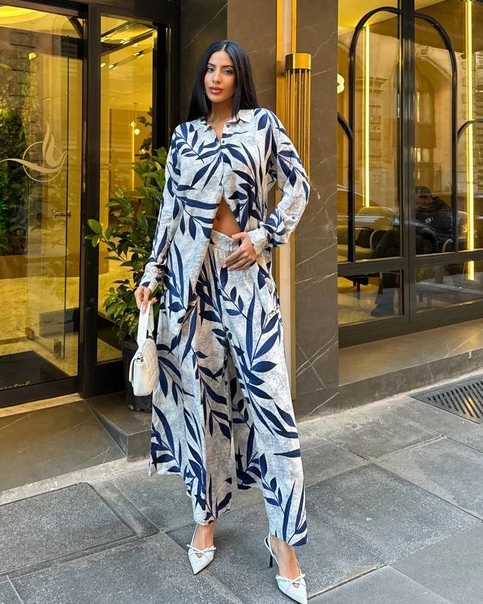 2-piece leaves print co-ord set with open jacket and long skirt, blue-and-white