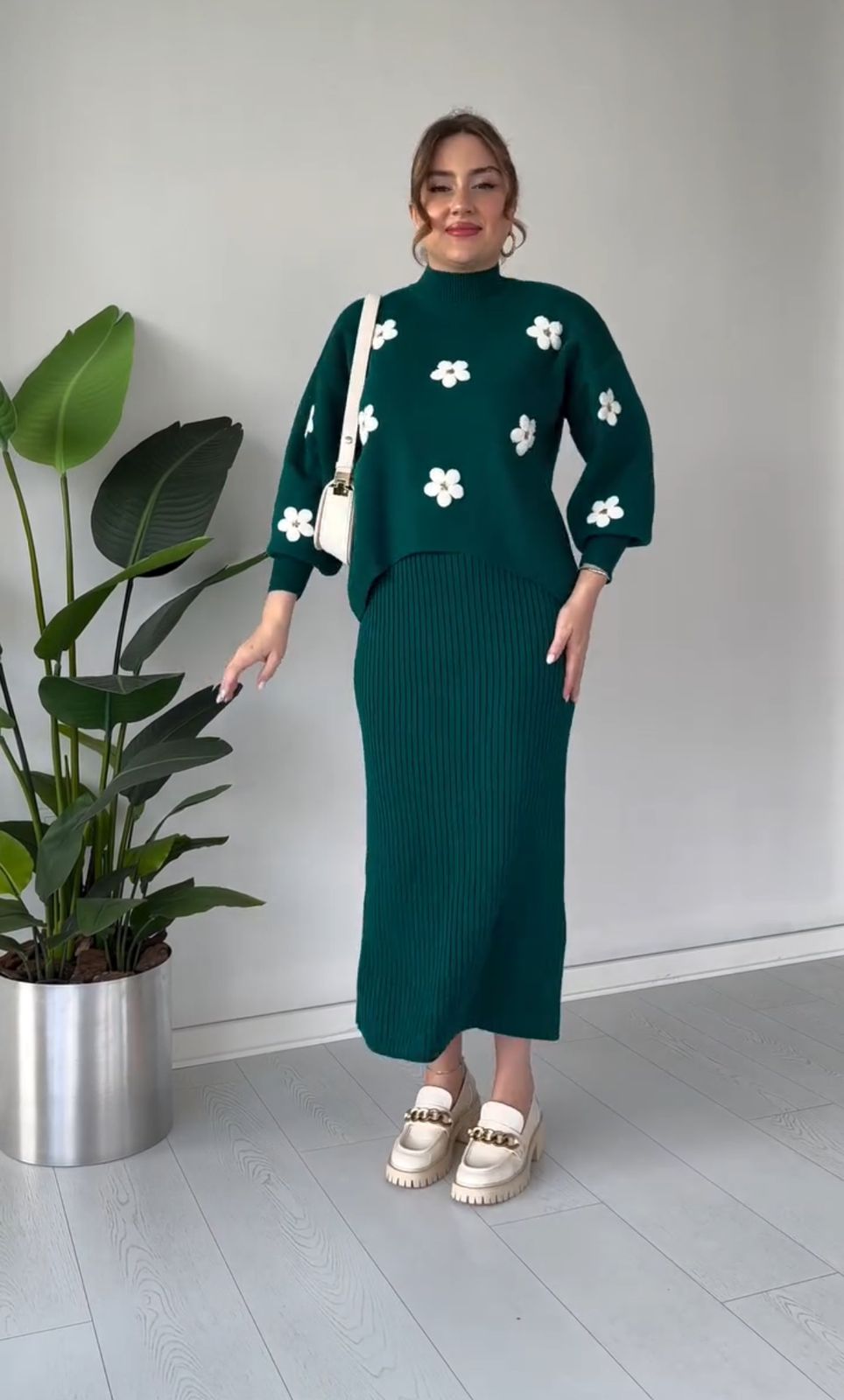 Bottle green ribbed bodycon midi dress with long sleeves and white flower appliques