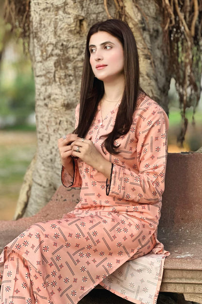 Blush pink 2-piece printed kurta and pants set, close-up of round neckline and sleeves
