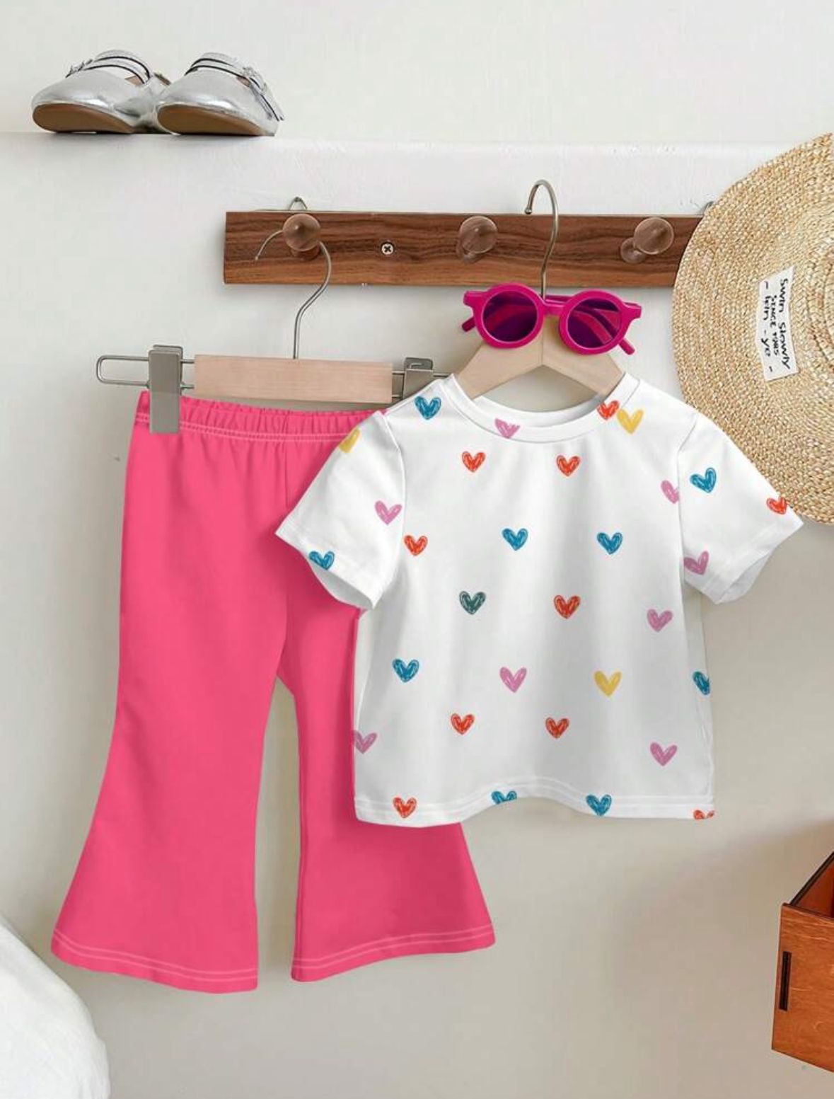 Girls two-piece set: white heart-print T-shirt with pink flared pants