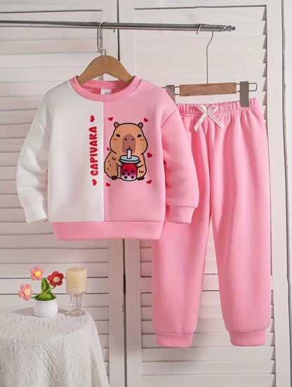 Kids winter tracksuit in pink: long-sleeve sweatshirt with capybara heart graphic, joggers