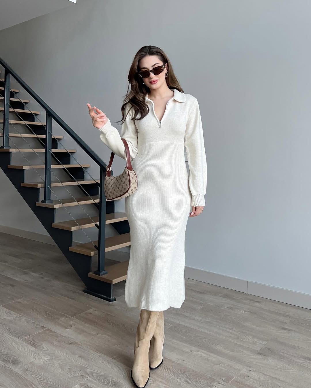 Knit midi sweater dress with front zipper, light fawn, long sleeves and fitted silhouette
