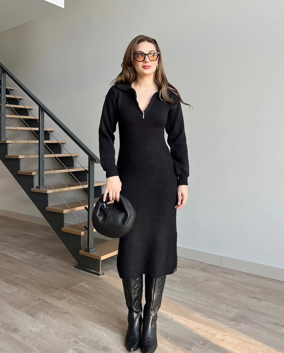 Knit midi sweater dress with front zipper, black, long sleeves and fitted silhouette
