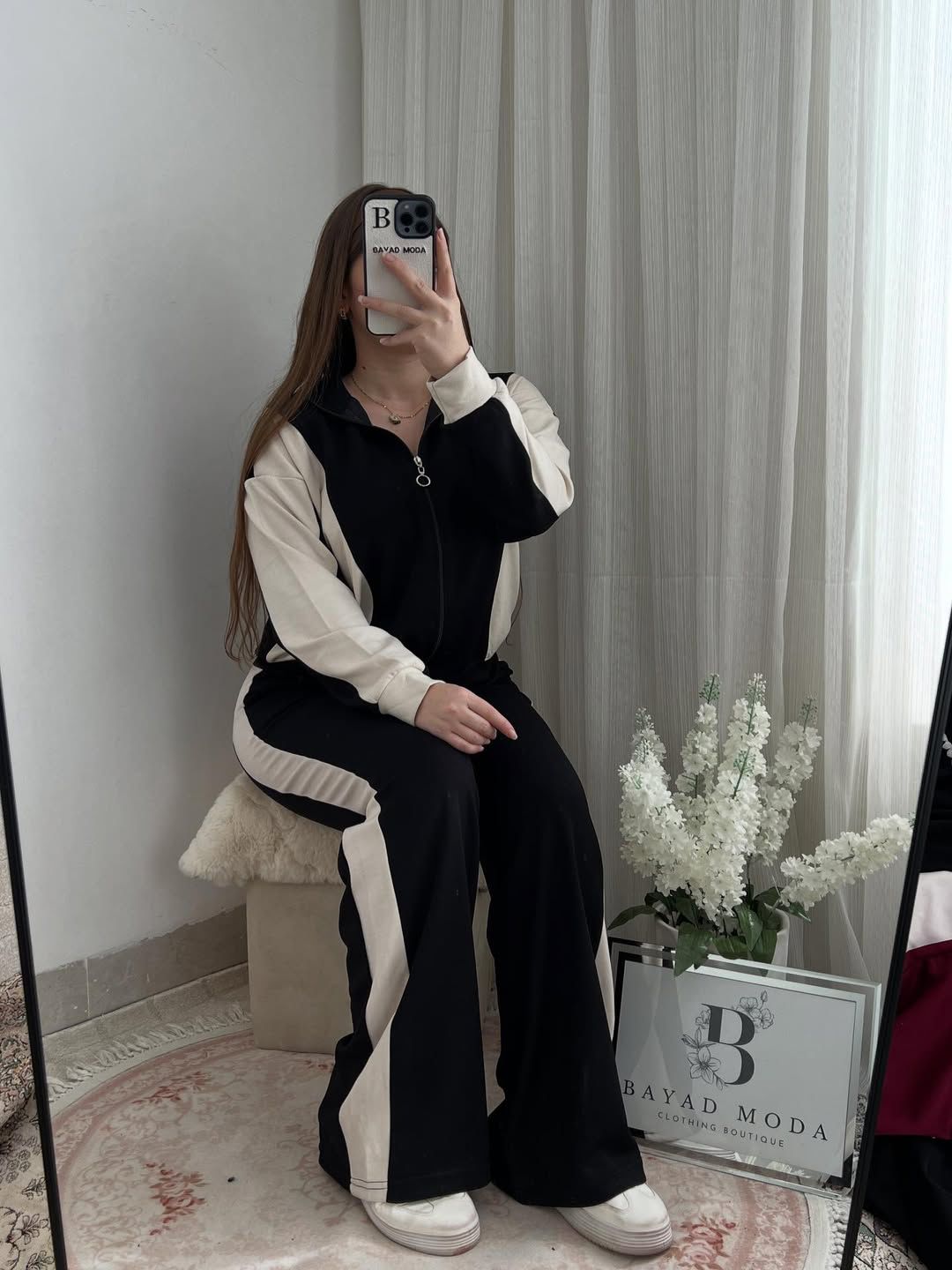 Warm panel zipper set with black jacket and pants, cream sleeve and side stripe panels