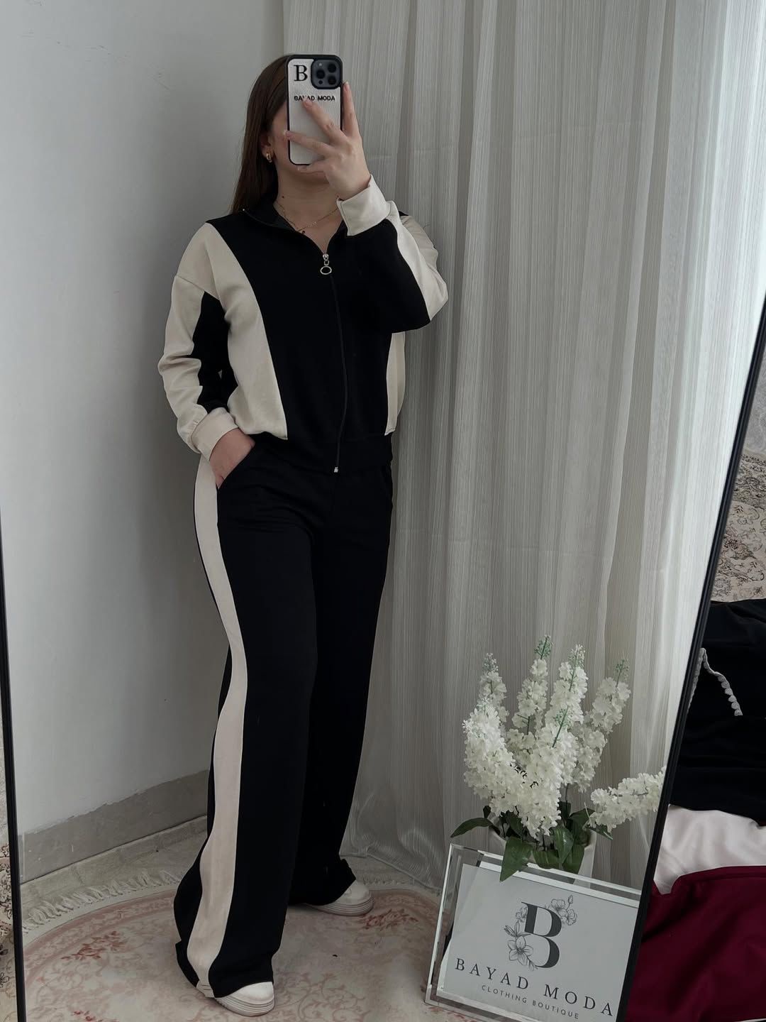 Warm panel zipper set with black jacket and pants, cream side stripe panels