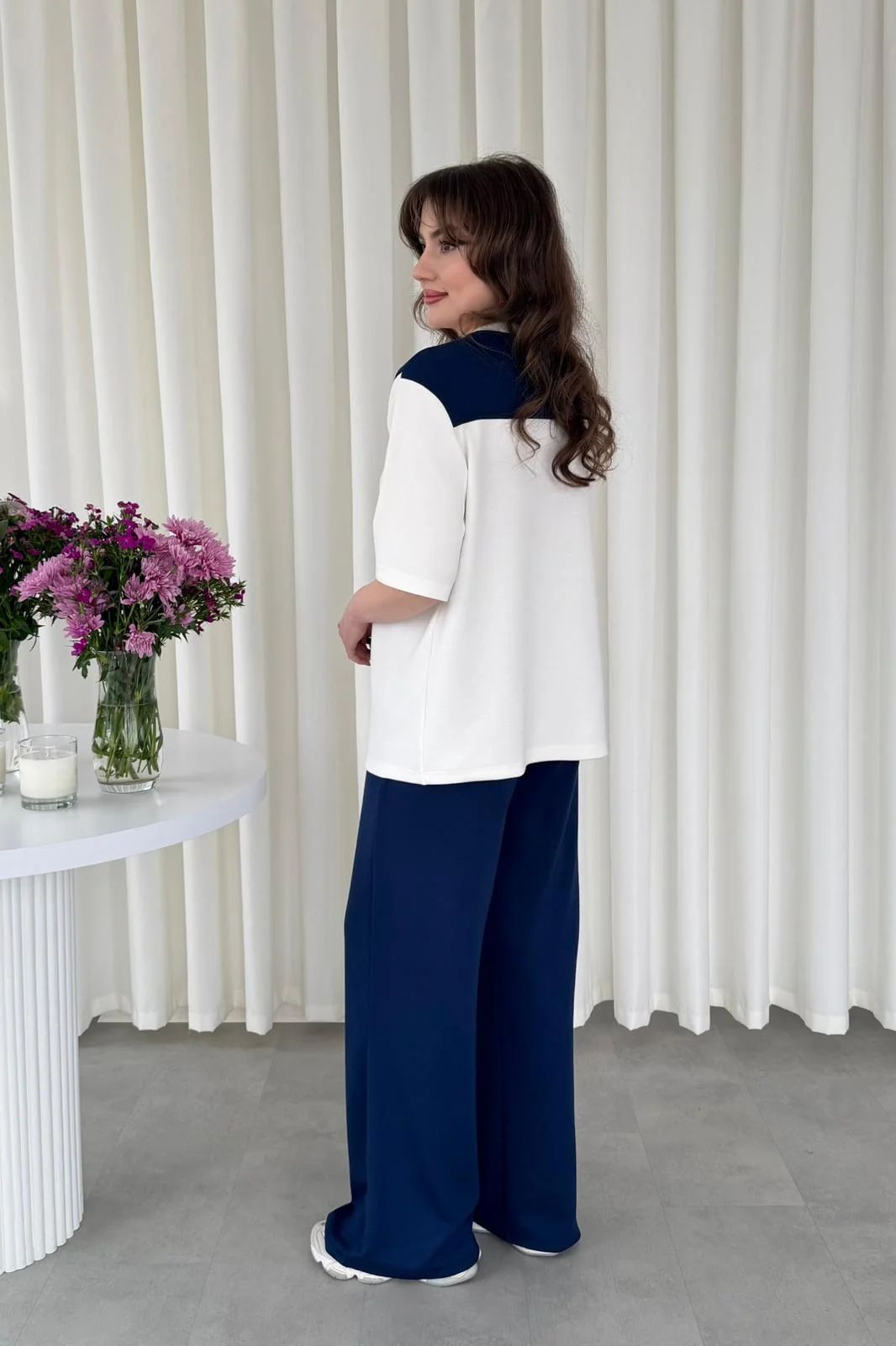 Shoulder-tie 2-piece suit set, white top with navy upper back panel and wide-leg navy pants