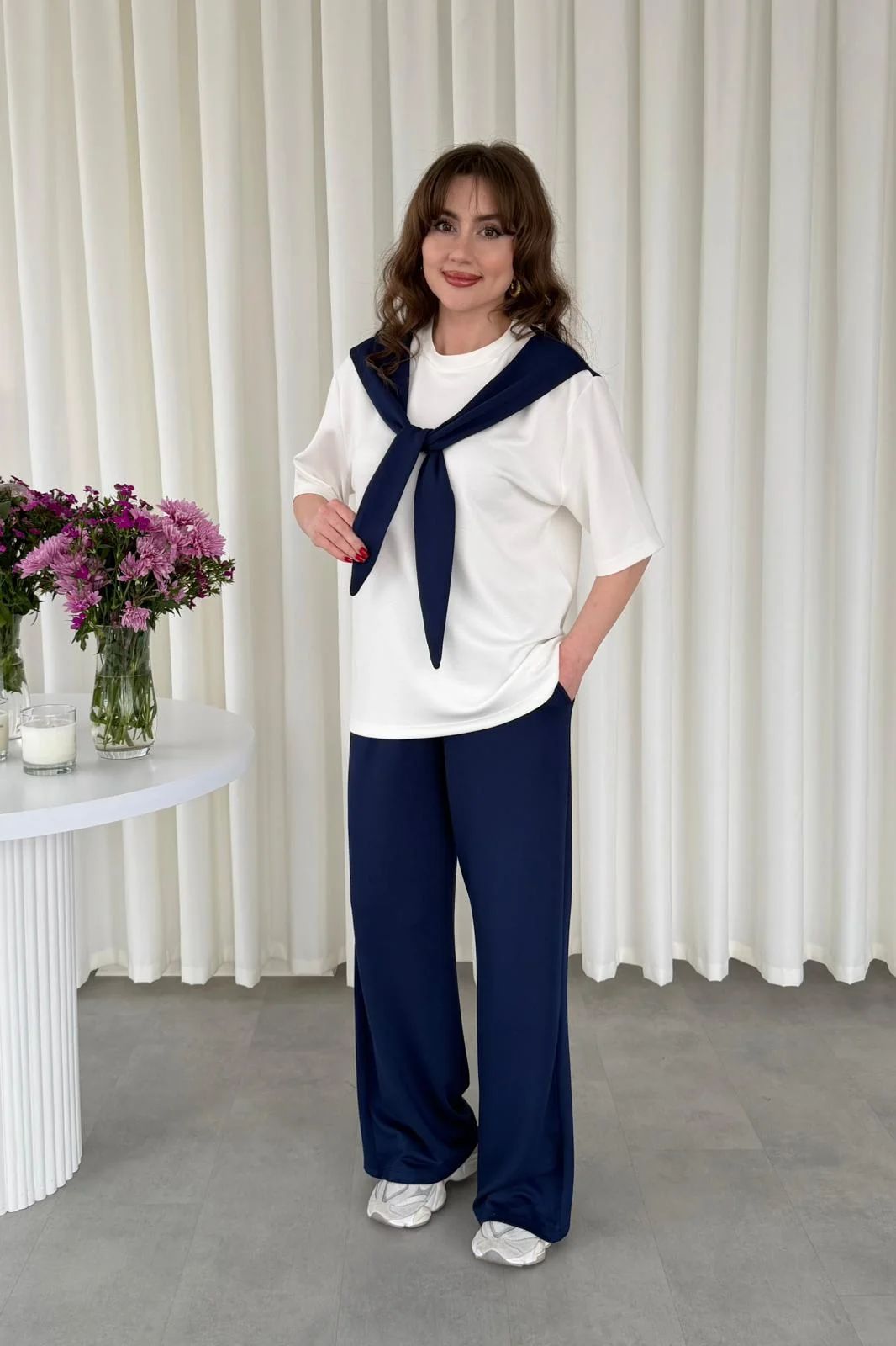 Shoulder-tie 2-piece suit set, white top with navy shoulder tie and wide-leg navy pants