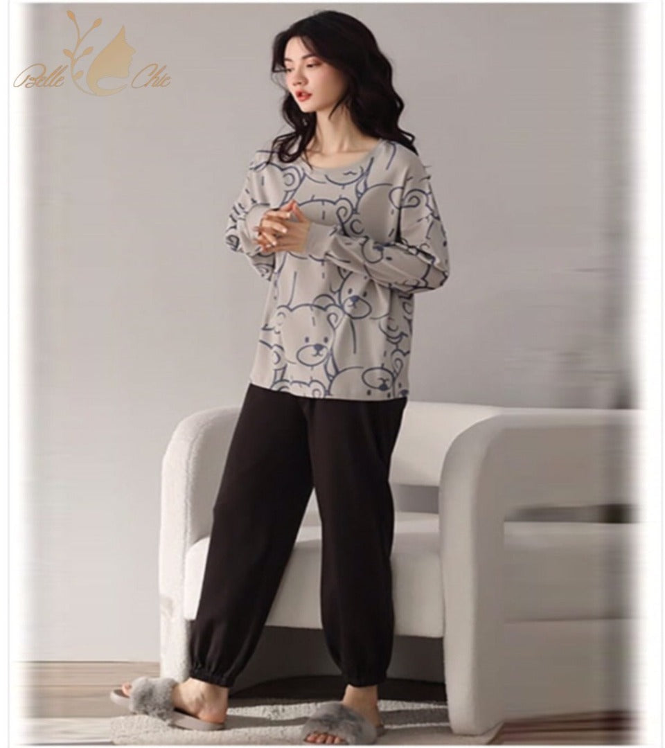 Grey teddy bear printed two-piece suit: grey long-sleeve top and black jogger pants
